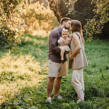 SESJA RODZINNA W PLENERZE (ciążowa, noworodkowa, pokoleniowa itd.)