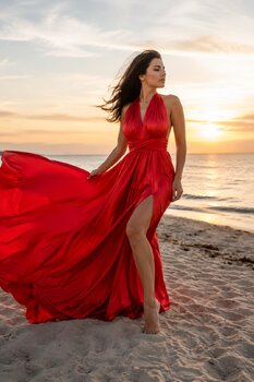 EN | Flying Dress Photoshoot in Kołobrzeg 