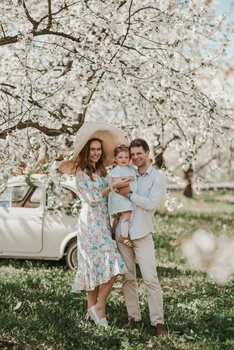 Kwiatowo-owocowe sesje w kwitnącym sadzie czereśniowym! 