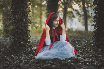 bajkowa sesja dziecięca "Czerwony Kapturek"