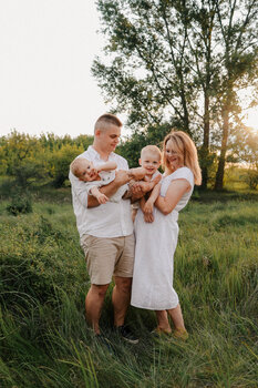 Sesję plenerowe lub w zaciszu domowym