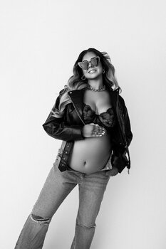 Sesja ciążowa w STUDIO