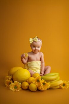 Sesje dziecięce na jednolitym tle, tematyczne