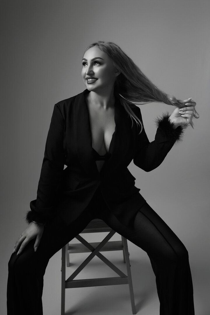 Mini Sesja Kobieca w Studio Grafstory 2026