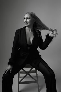 Mini Sesja Kobieca w Studio Grafstory 2026