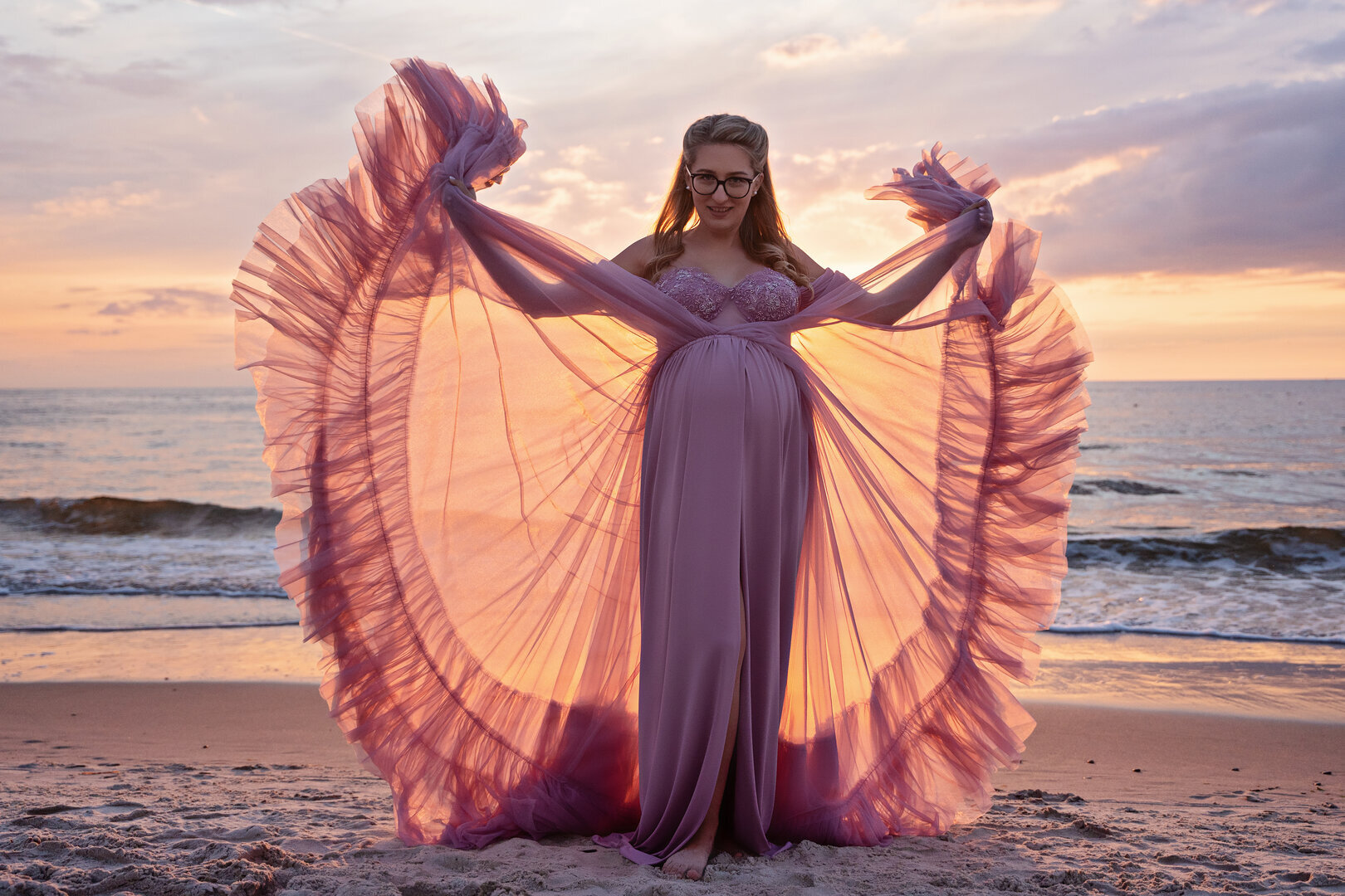 EN | Maternity Beach Photoshoot in Kołobrzeg