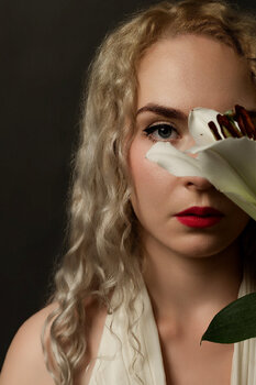 PORTRET KOBIECY
