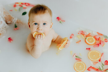 BATH MILK sesja w mleku (ciążowa, noworodkowa, karmienie piersią, roczkowa, dziecięca)