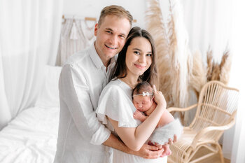 BIAŁA sesja noworodkowo-rodzinna