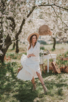 Kwiatowo-owocowe sesje w kwitnącym sadzie czereśniowym! 