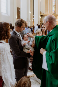 Reportaż z ceremonii chrztu świętego
