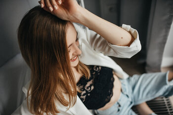 Sesje kobiece w apartamencie