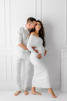 SESJA CIĄŻOWA  W BIAŁYM STUDIO