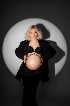 SESJA CIĄŻOWA LIFESTYLE I FASHION