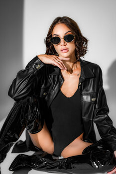 SESJA KOBIECA W STUDIO  