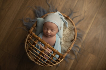 NEWBORN SESSION