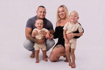 SESJA W STUDIO      (RODZINNA/WIZERUNKOWA/URODZINY)